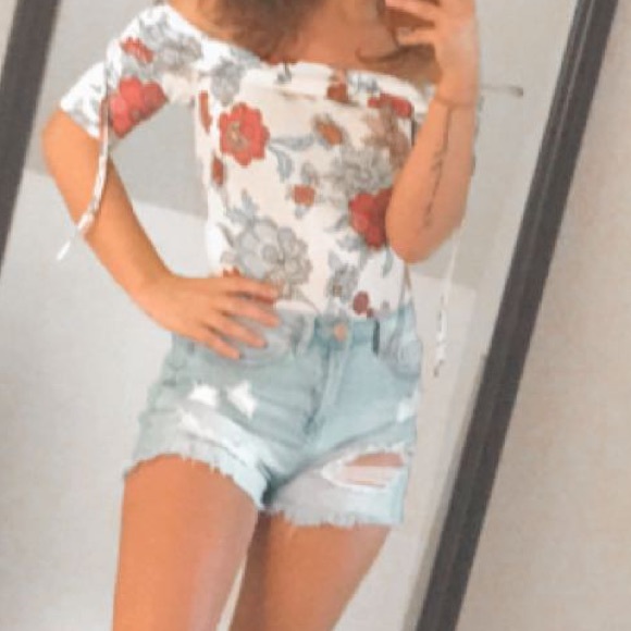 Flower pattern bodysuit - Picture 7 of 7